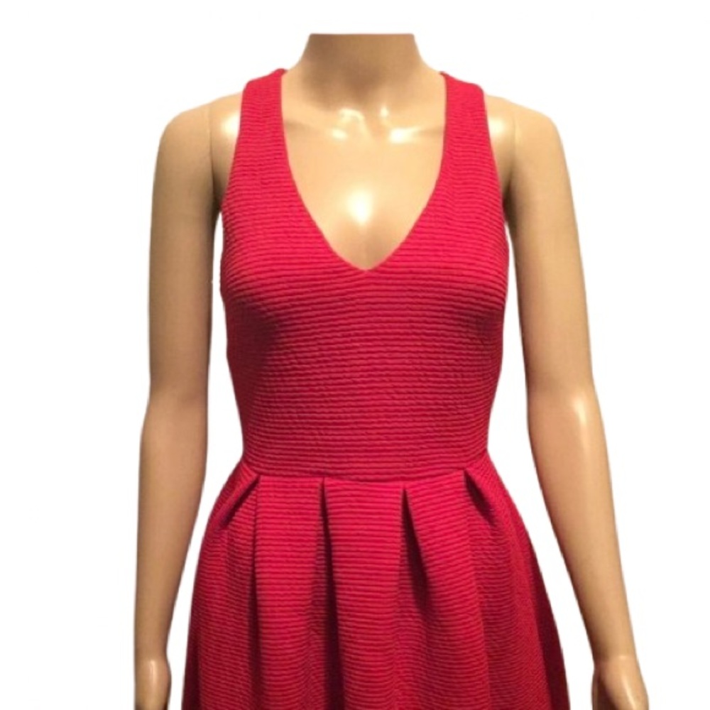 TOPSHOP Cherry Twist Rib Pleated Skater Dress - Size 4